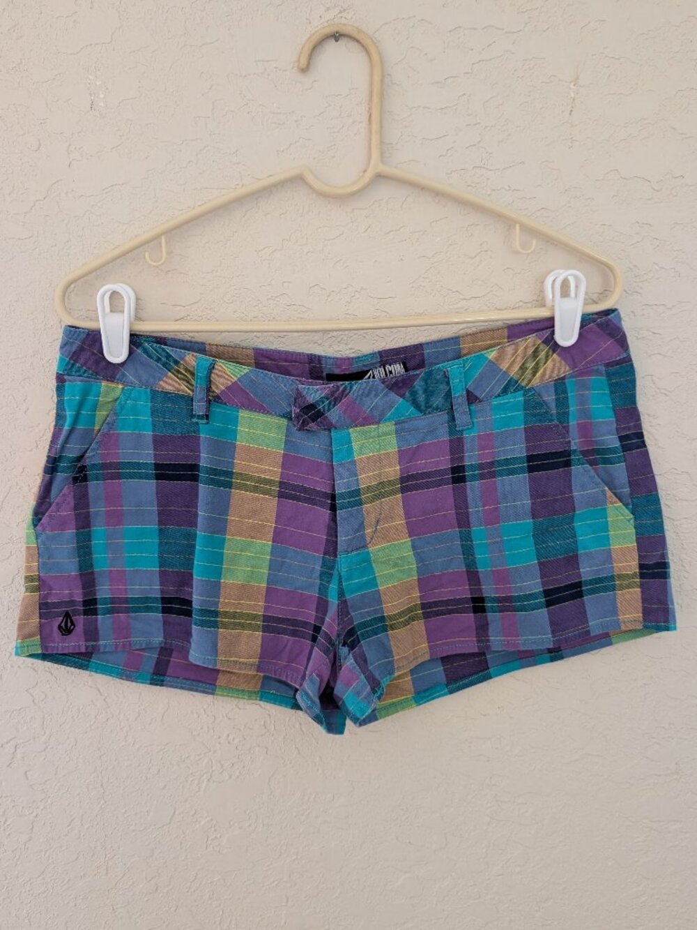 Vintage Volcom Plaid Low Rise Shorts Surfer Summer Size 7 Y2K 00s